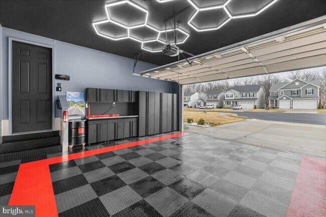 Building Photo - 154 Nevermore Dr