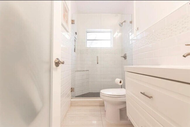 Building Photo - 1311 Monroe St