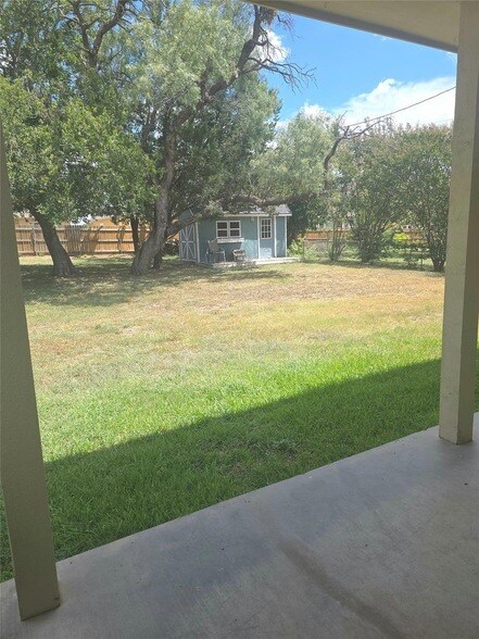 Building Photo - 1811 W Spanish Oak Dr