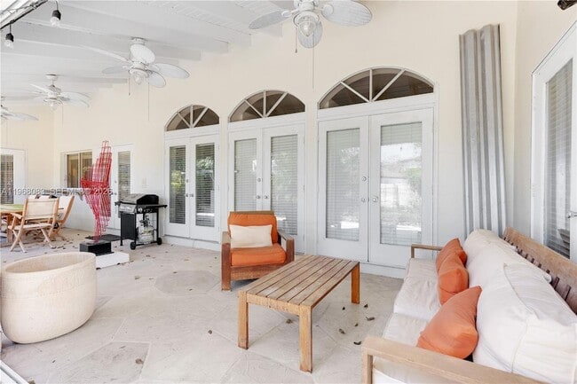 Building Photo - 5253 NW 94th Doral Pl