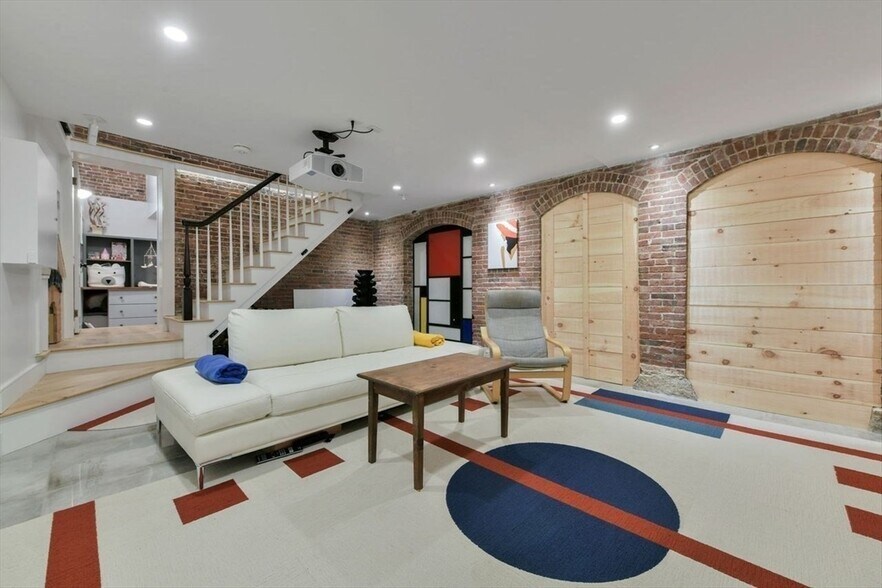 Building Photo - 93 Revere St