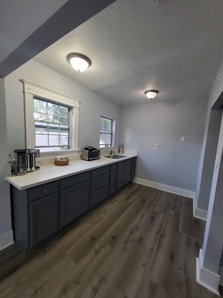 Kitchen - 487 W 18th St