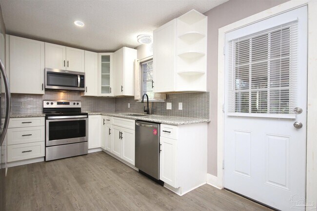 Building Photo - 5180 Catalina St