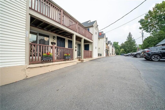 Building Photo - 770 W Ferry St