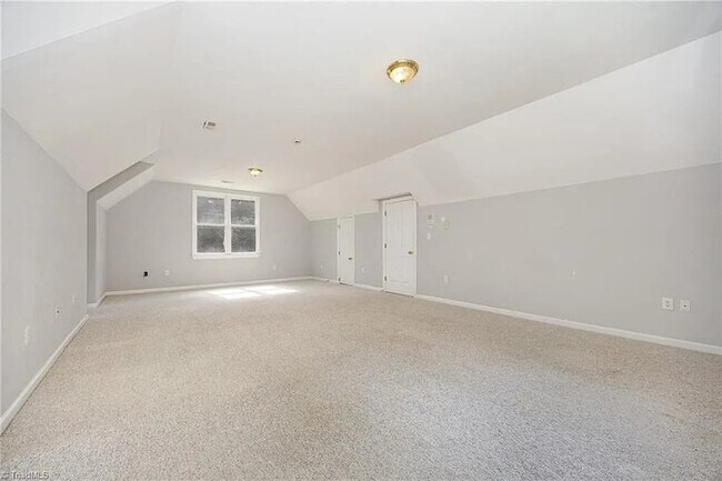 Building Photo - Earn Wealth While Leasing - Like a Homeown...