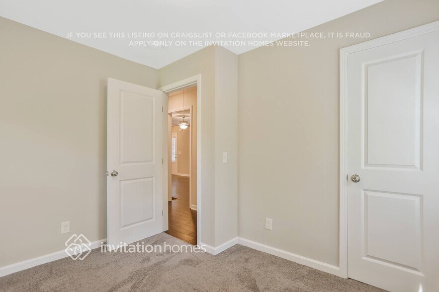 Building Photo - 2354 Beverly Ln