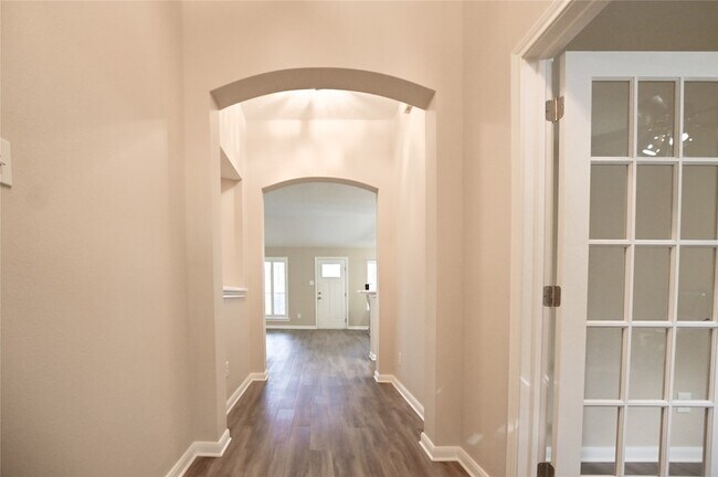 Building Photo - 203 Colony Creek Dr