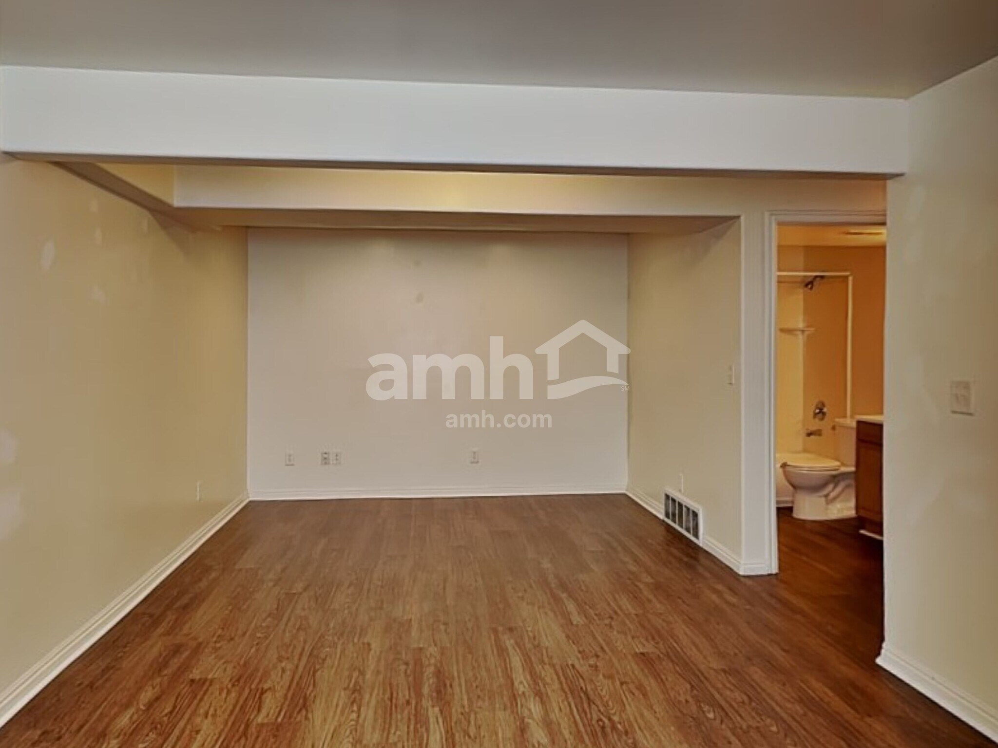 Building Photo - 385 Pommel Dr