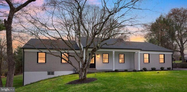 Building Photo - 605 Bowers Ln