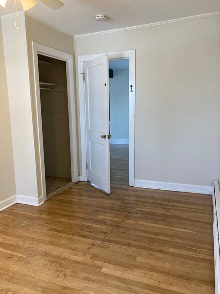 Building Photo - 28 1/2 Grove St