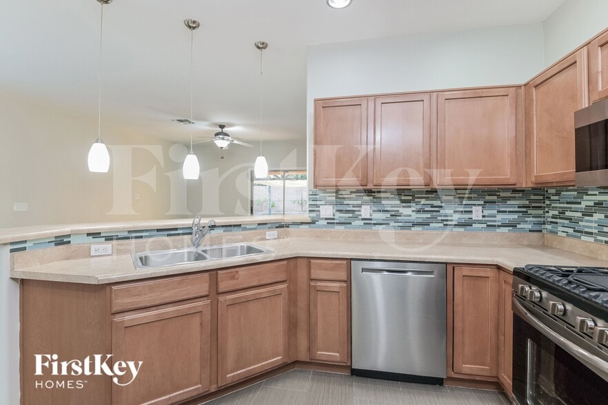 Building Photo - 11584 W Stone Hearth St