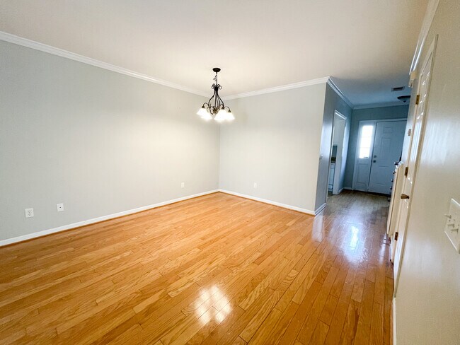 Building Photo - 12 Magnolia Glen Ln