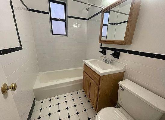 Building Photo - 2 bedroom in BRONX NY 10467