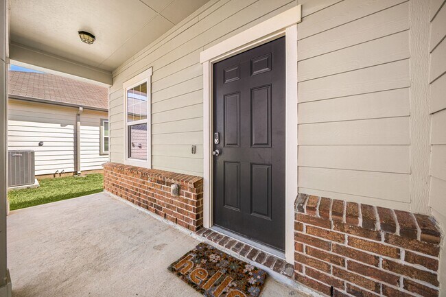 Building Photo - 1073 Water Oak Ln