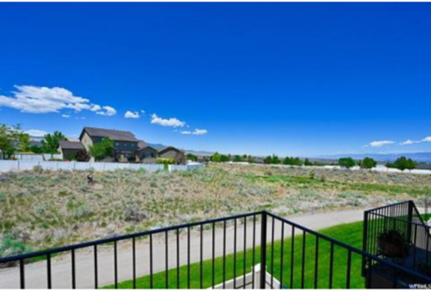 Building Photo - 14468 S Edgemere Dr
