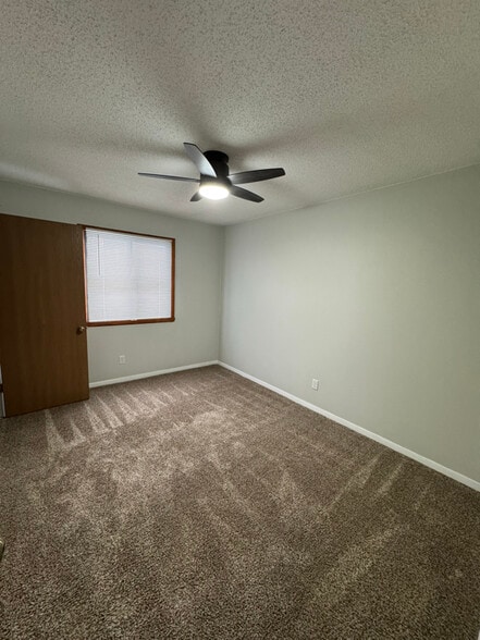 Building Photo - 419 4th Ave E