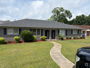 Building Photo - 527 Charleston Ln