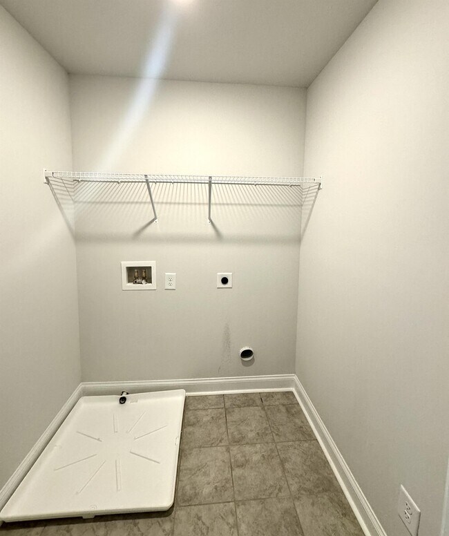 Building Photo - 588 Amarante Cir