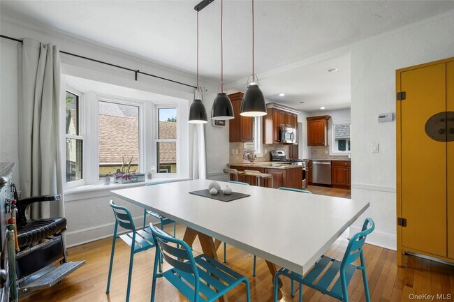 Building Photo - 46 Kane Ave