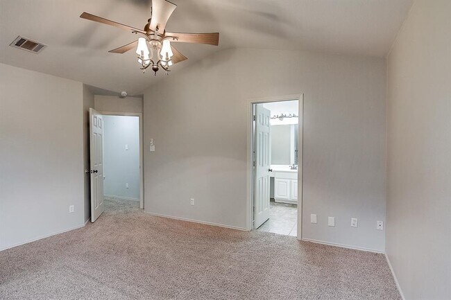 Building Photo - 4811 Mather
