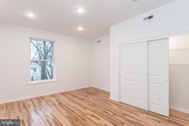 Building Photo - 315 N Preston St