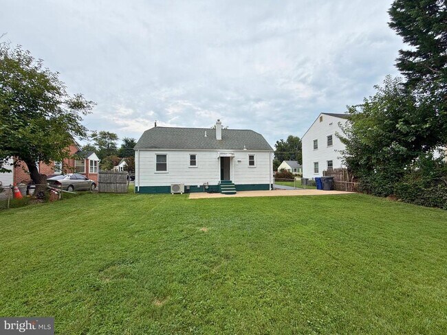 Building Photo - 6825 Westmoreland Rd