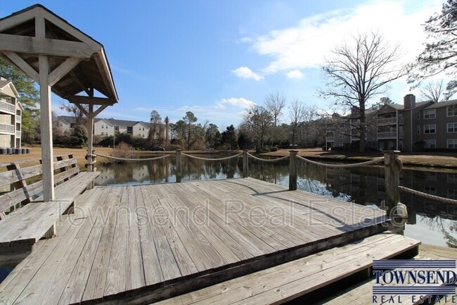 Building Photo - 663 Bartons Landing Pl