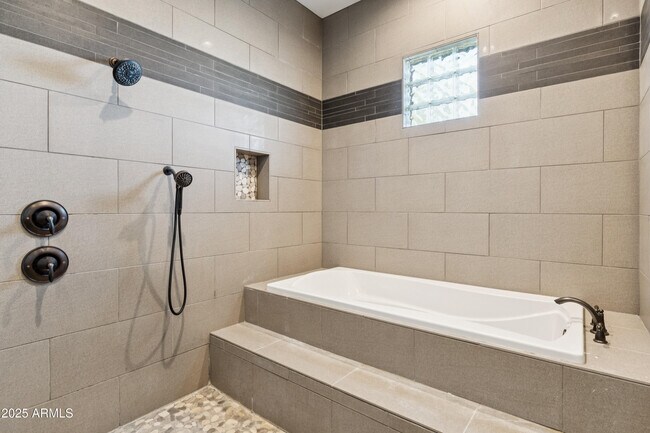 Building Photo - 11407 E Bellflower Ct