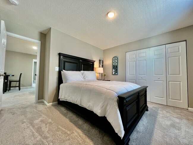 Building Photo - 5137 Sofia Cir