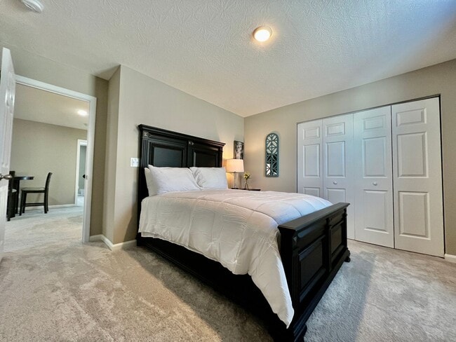 Building Photo - Brand new Executive home in Liberty Twp, Ohio