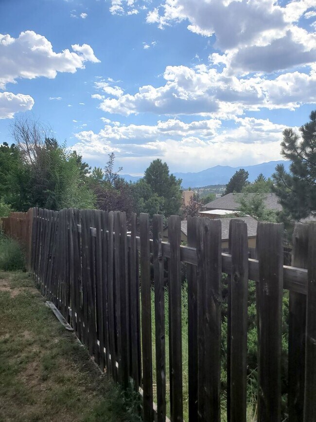 Building Photo - 5528 Fiesta Ln