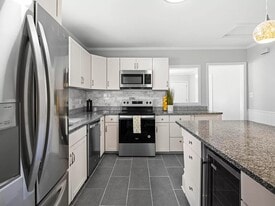 Building Photo - 1032 Moreland Ave