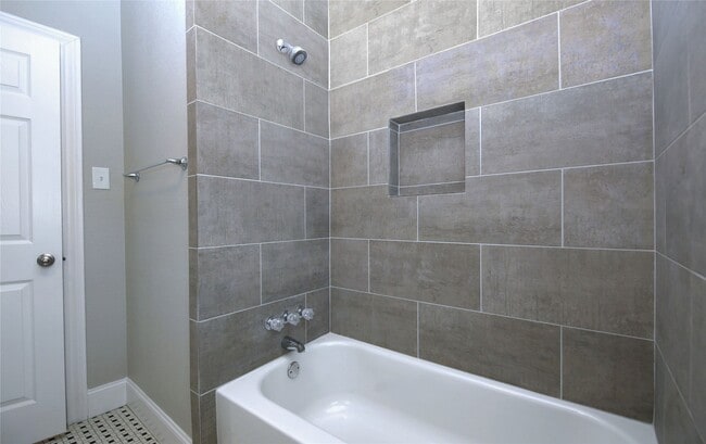 Building Photo - 5520 Lawson St