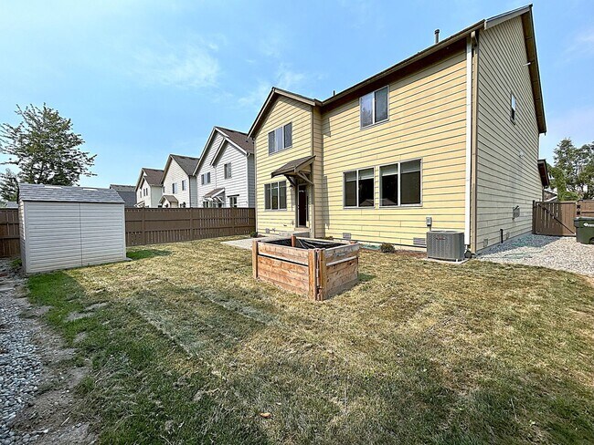 Building Photo - Beautifully appointed 4-Bedroom 2-bathroom...