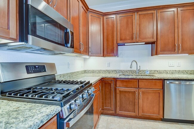 Building Photo - CHICKS BEACH CONDO FOR RENT - VIRGINIA BEACH!