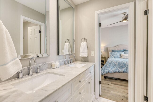 Building Photo - 12727 Cloud Mountain Crossing