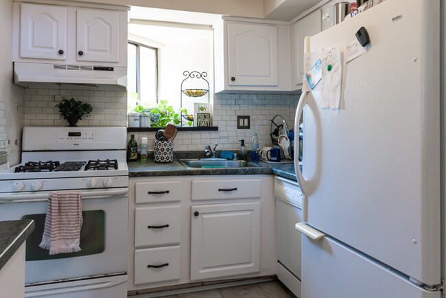 Building Photo - 10 Longstream Ct