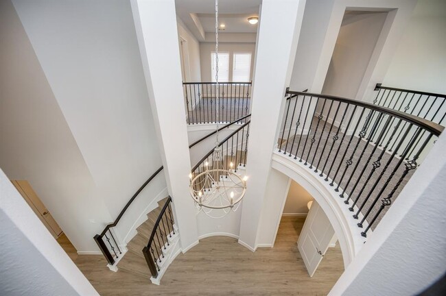 Building Photo - 29819 Breezy Pnes Lp