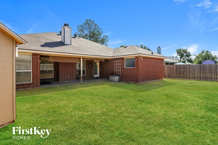 Building Photo - 525 Brandy Ct