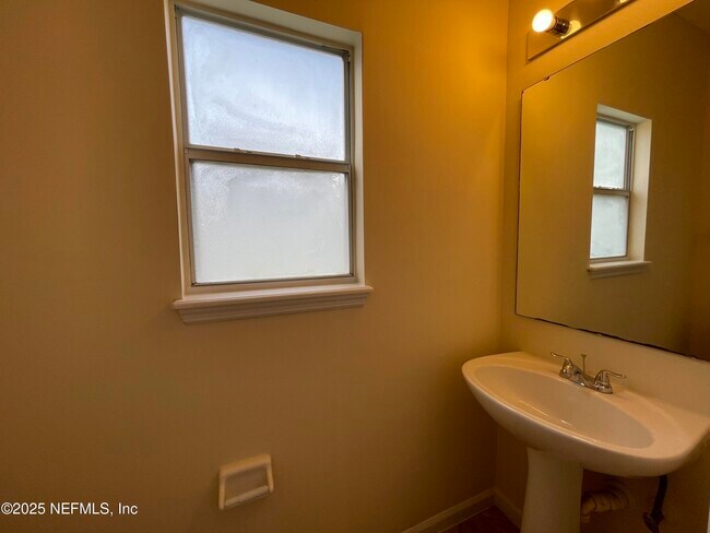 Building Photo - 1804 Sea Pines Ln