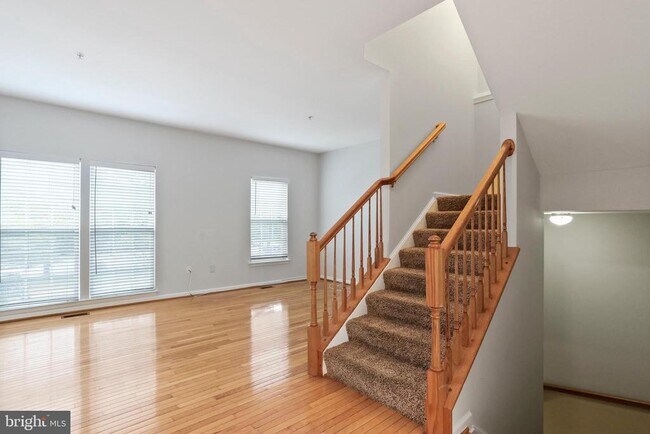 Building Photo - 6140 Newport Terrace