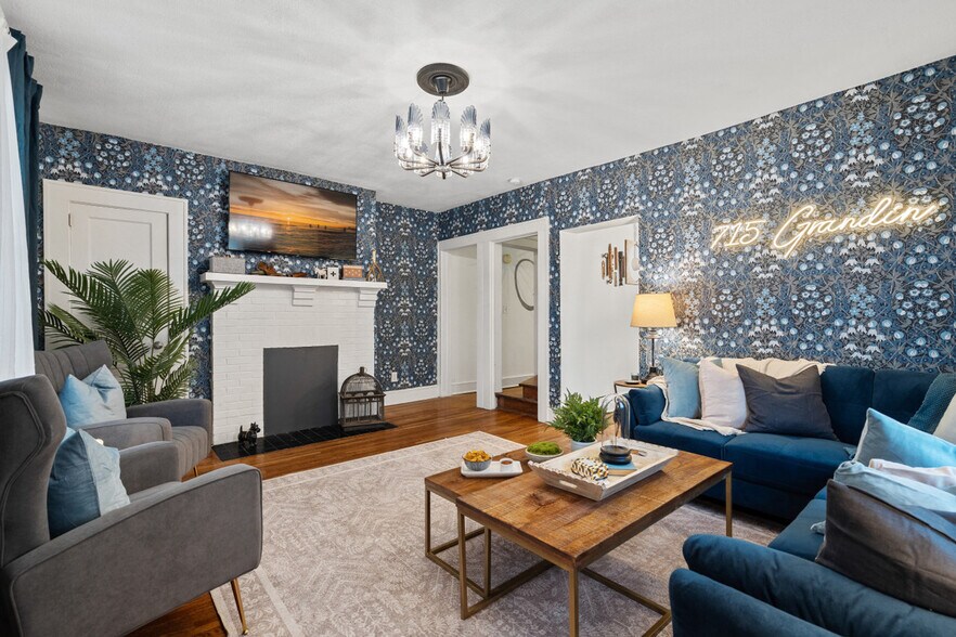 Building Photo - 715 Grandin Rd