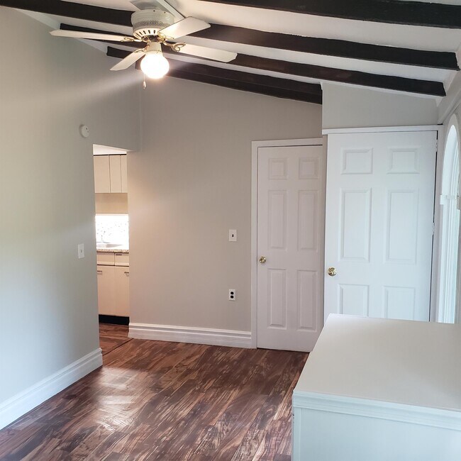 Building Photo - 386 Conewago Dr