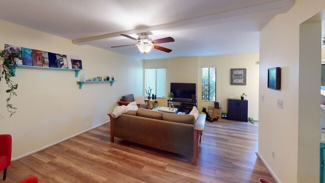Building Photo - 3 bed, 2.5 Bath Townhome Near Cal Poly!