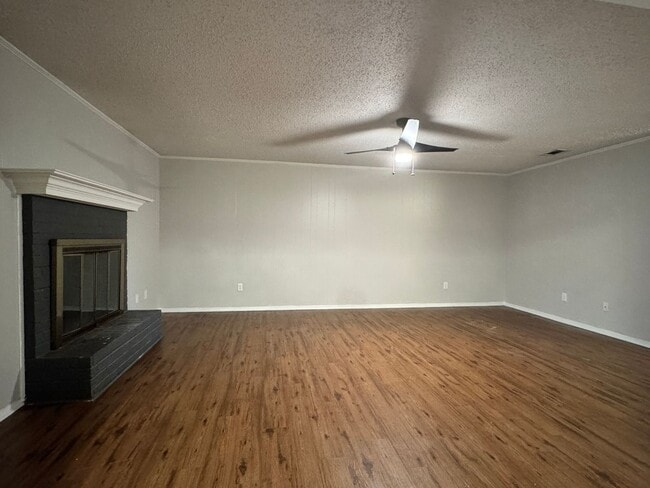 Building Photo - 405 Cypress Cir