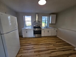 Building Photo - Newly updated 1 bedroom 1 bath apartment f...