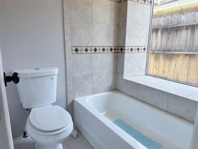 Building Photo - 2531 Orion Dr