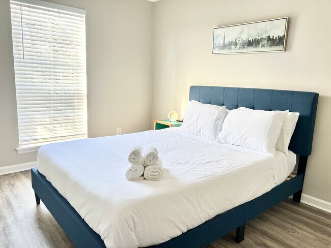 Building Photo - 1342 Country Downs Dr