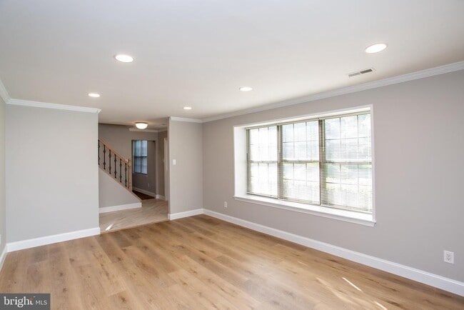 Building Photo - 19 Seton Hill Ct