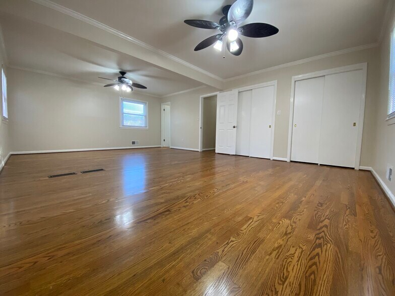 Building Photo - 9601 Horton St